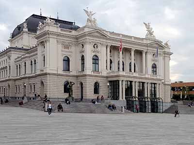 Das Opernhaus in Zürich - Caprice Escort Schweiz